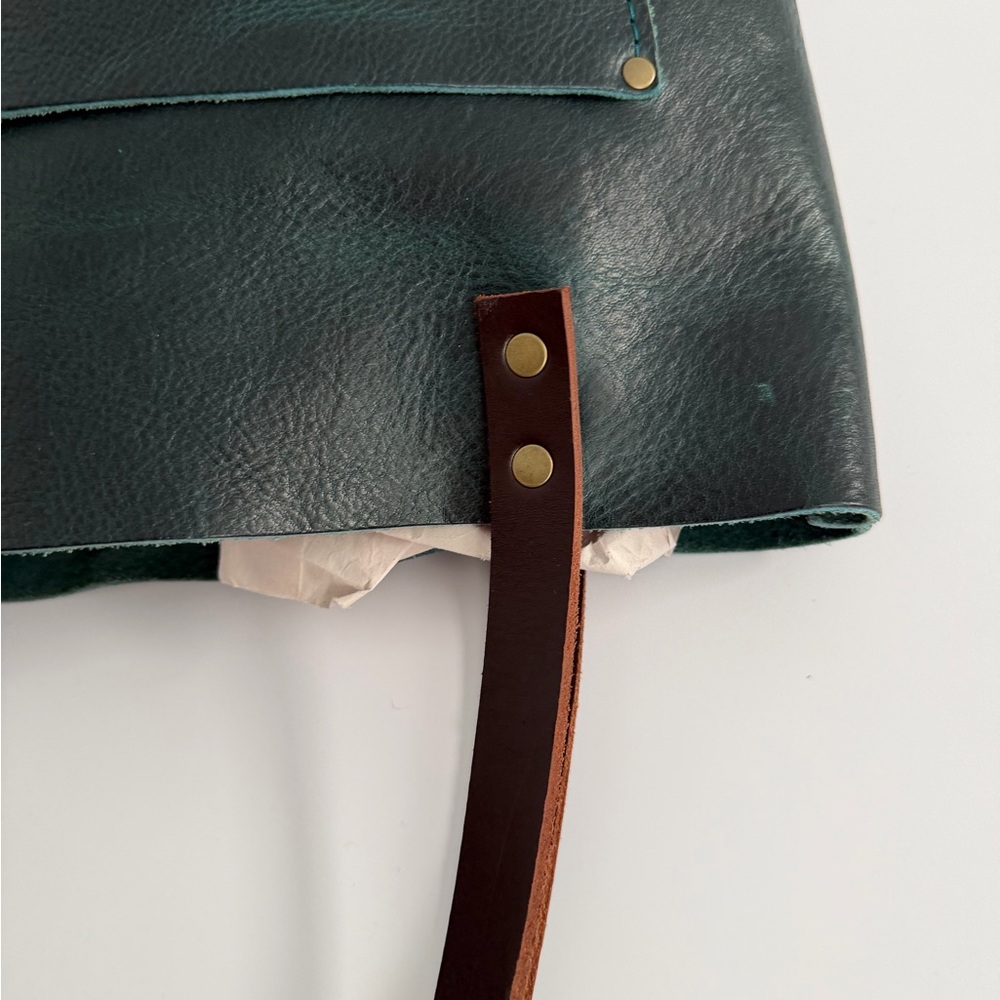 Portland Leather Small Lagoon Tote Bag - Picture 3 of 8